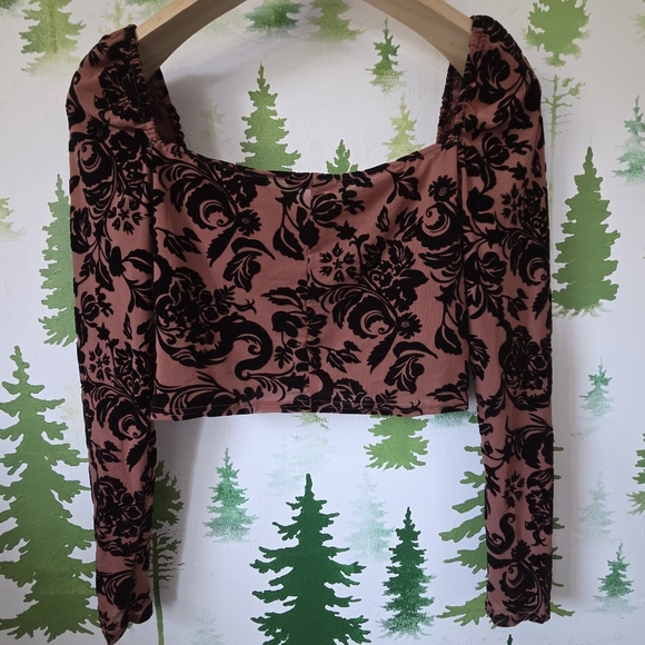 Papaya Floral Ruched Crop Top - Picture 3 of 13